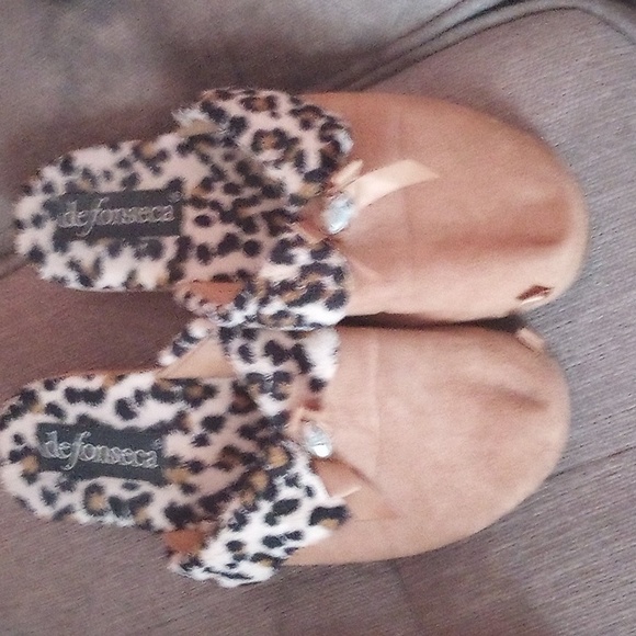 Defonseca slippers size 7 - Picture 2 of 3
